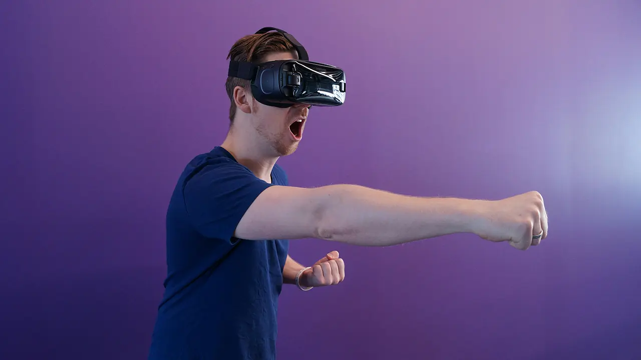 Immersive Worlds: The Rise of Virtual Reality