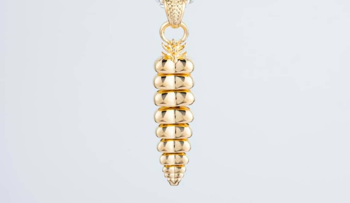 Golden Necklace Styling Tips for Every Occasion